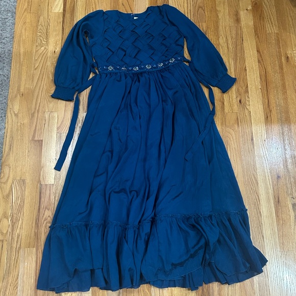 Indian traditional blue long gown - Picture 1 of 2